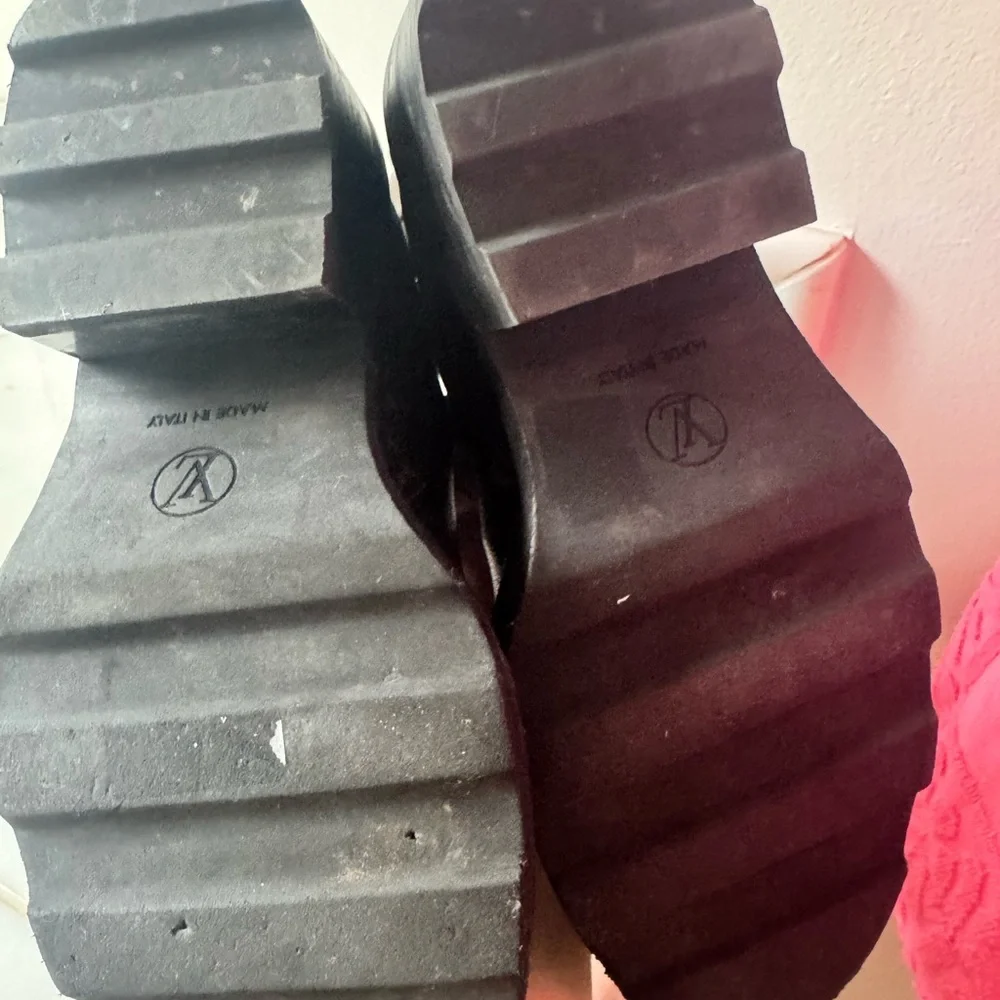 Louis Vuitton Laureate Chelsea Boots Monogram – 39/8.5 RARE & Discontinued 🦄 - Picture 4 of 9